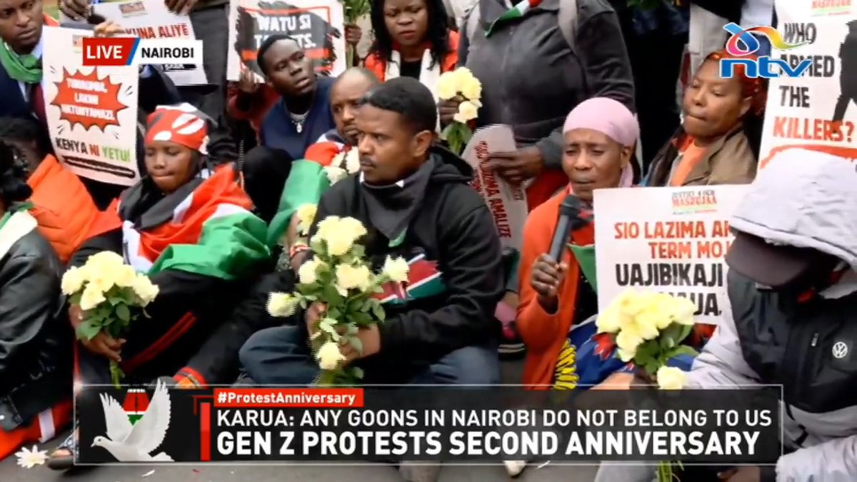 “There are no goons here… We want justice.” Activists, families of the victims of the 2024 anti-government protests sit on the ground near parliament buildings; want police to allow them to lay wreaths for their loved ones. #ProtestAnniversary