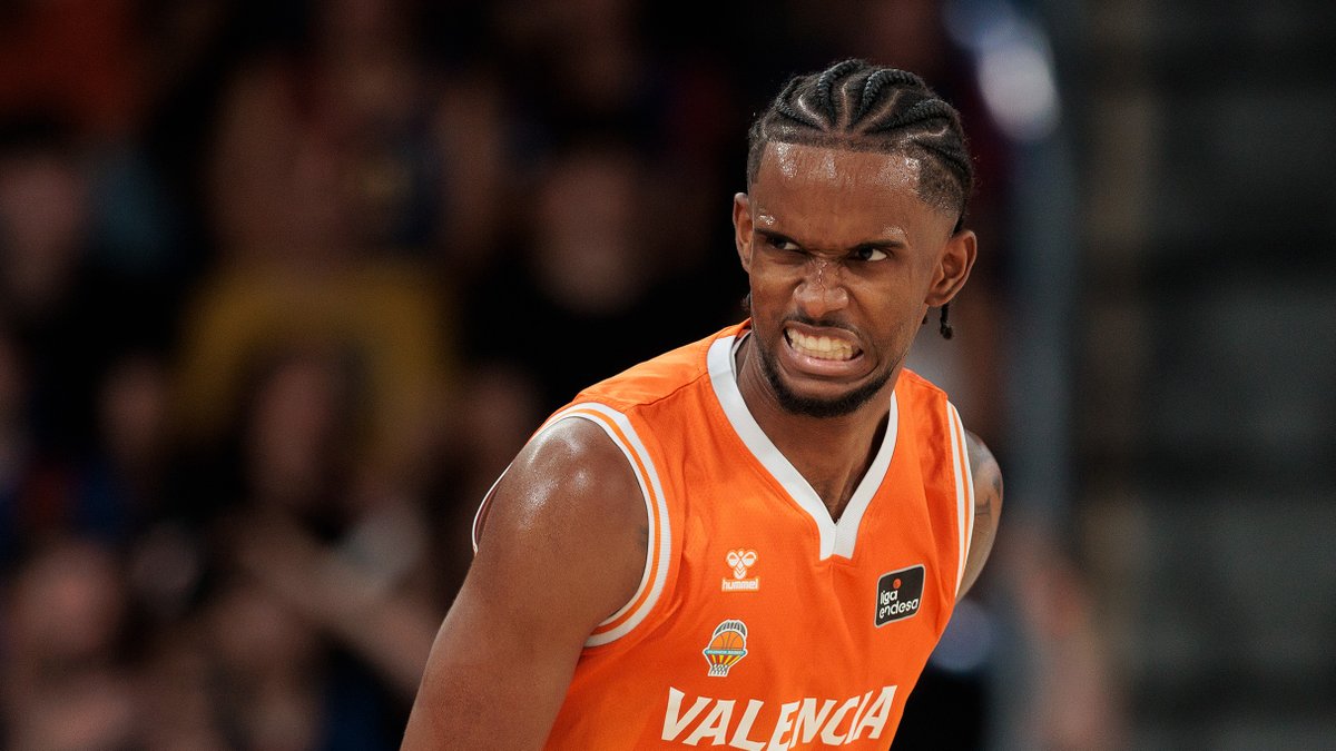 Don Jean Claudio Montero Berroa 🎩 El dominicano volvió a demostrar que los grandes jugadores aparecen en los grandes escenarios ✨ 🇩🇴 Con 23 puntos y 28 de valoración, el dominicano fue una pieza fundamental en el cuarto partido de la Final del #PlayoffLigaEndesa para guiar a Valencia Basket Club hacia el título de la 🏆 #LigaEndesa.