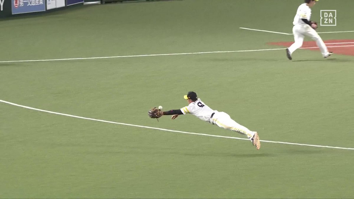 スーパーマンのよう🦸 送球できずとも失点は防いだ 今宮健太 セカンドで好プレー ⚾️ソフトバンク×オリックス #sbhawks #だったらDAZN