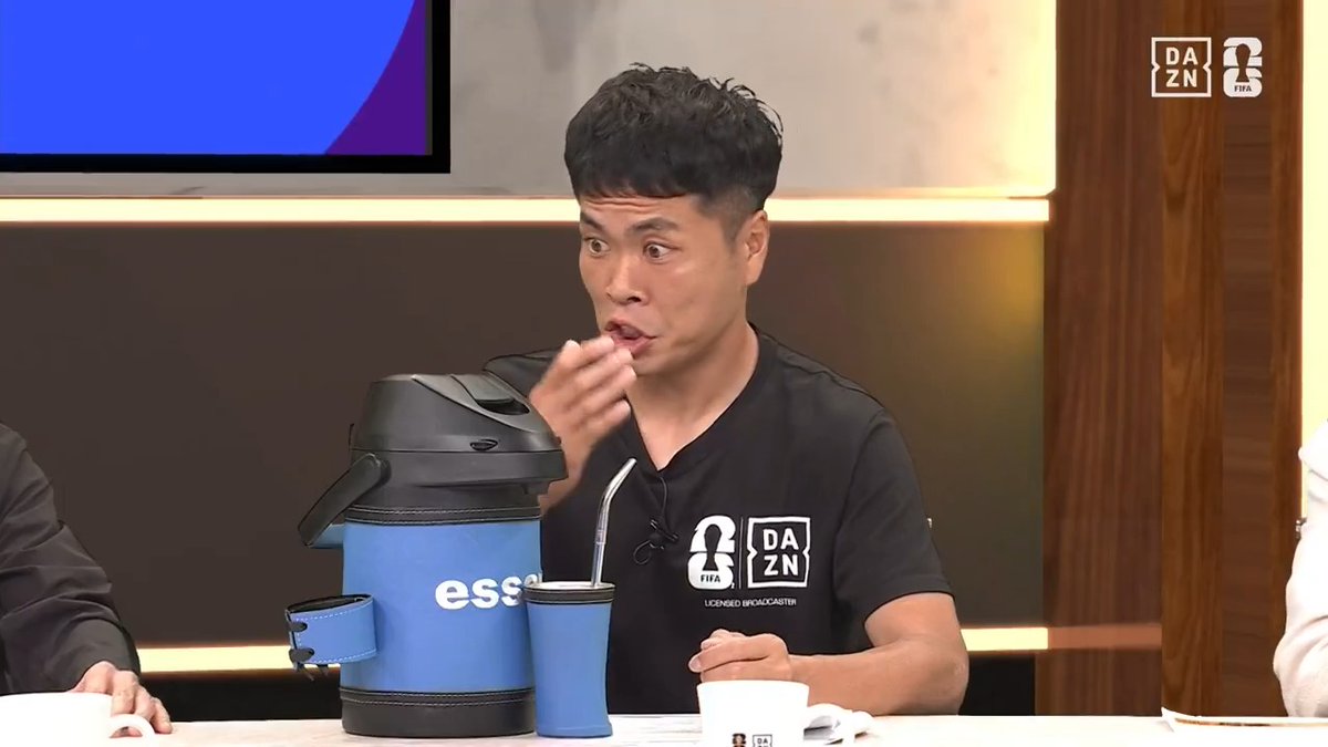 マテ茶をパクられた？（笑） 実はマテ茶🧉の“第一人者”マリンボブさん 最近、槙野智章監督に話題を攫われ不満気味？（笑） 📺#FIFAワールドカップ -デイリーハイライト- 🗓️毎日19:00〜 #DAZN 配信中 #本気で楽しむならDAZN