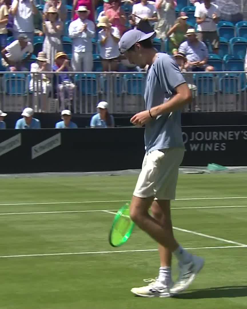 Lucky Loser ➡️ Semi-Finalist! Toby Samuel defeats Cerundolo 6-3 6-4 to advance to his first ATP semi-final! #LexusEastbourneOpen