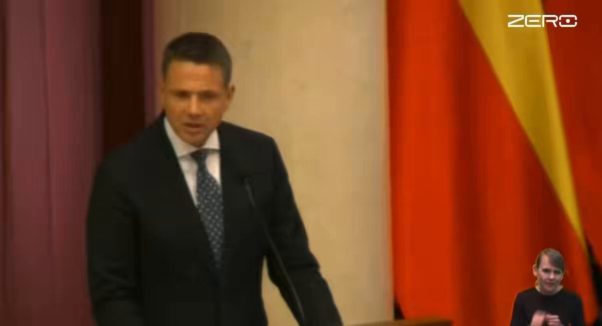 Hahahaha słuchajcie, Trzaskowski: „Nawet gdybym dostał wszystkie dokumenty kto był na SORze to stanowi to pogwałcenie przepisów, dlatego, że nie powinno być tego typu dokumentów w obiegu publicznym poza tym nie jestem w stanie stwierdzić czy czas oczekiwania na SORze jest uprawniony, czy nie, ja nie jestem lekarzem” Hahahahahah nie wierzę. On wprost mówi, że nie ma uprawnień do takiej dokumentacji i że nie jest lekarzem. Rafał! To wtedy natychmiast przekazujesz to organom kontrolnym! Czego nie zrobiłeś, a wiedziałeś.
