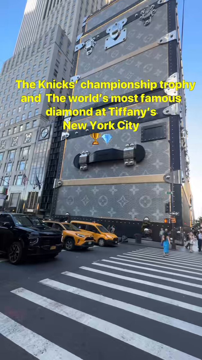 🏆💎 Two NYC icons. One building. See the Larry O’Brien Trophy from the Knicks’ championship (through June 28) and the legendary 128.54-carat Tiffany Diamond, permanently displayed at Tiffany’s on Fifth Avenue. One visit. Two pieces of history. Only in New York. 🧡💙💎