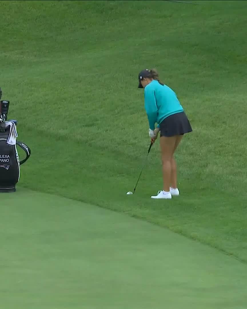 No putter needed for Alexa Pano 🙅‍♀️ She chips this in for eagle 🦅
