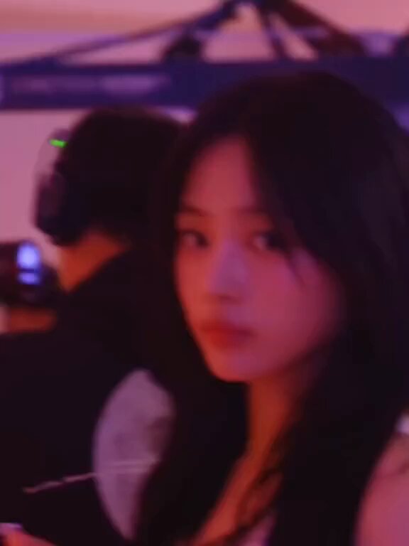 i'm still not over this minji 🧎🏻‍♀️
