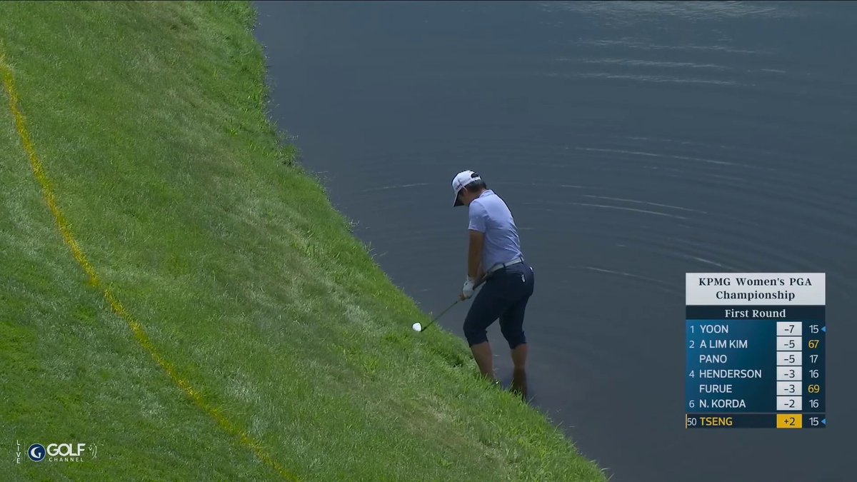 THAT'S JUST RIDICULOUS 🤯🔥 Yani Tseng holes out from the WATER up to her ankles on 7 at Hazeltine