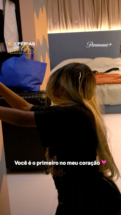 Uai MC Rebecca como assim o Don Charles não foi a sua segunda opção? 🤣 Assista aos episódios de #DeFériasDiretoria no Paramount+ Brasil