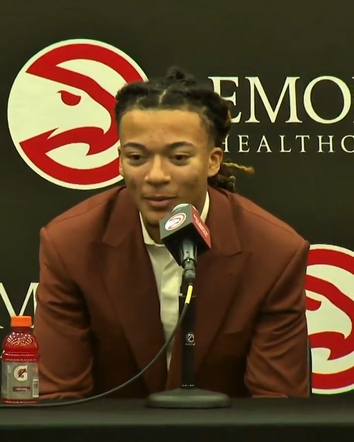 "My favorite player growing up was D Rose" 🌹