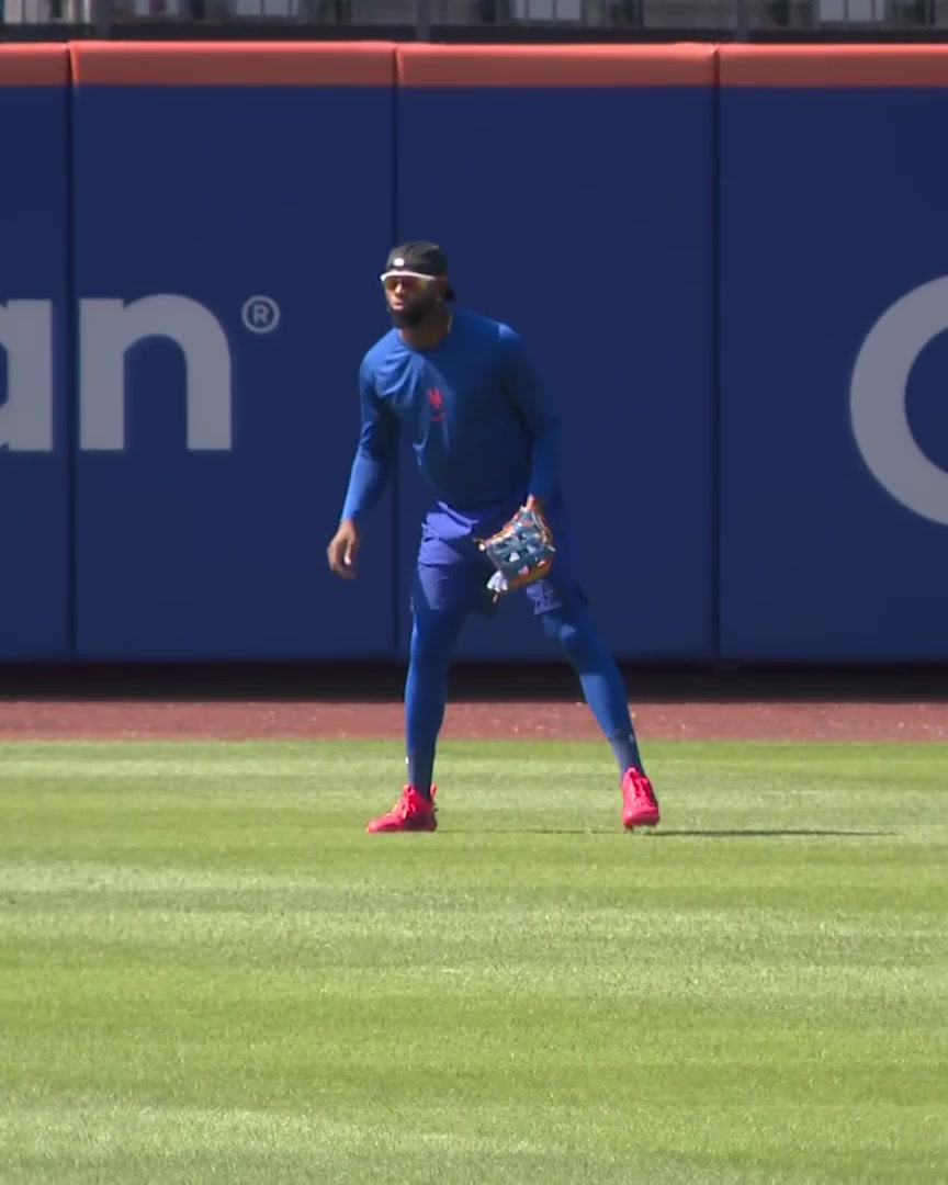 Luis Robert Jr. is out on the field before tonight's game