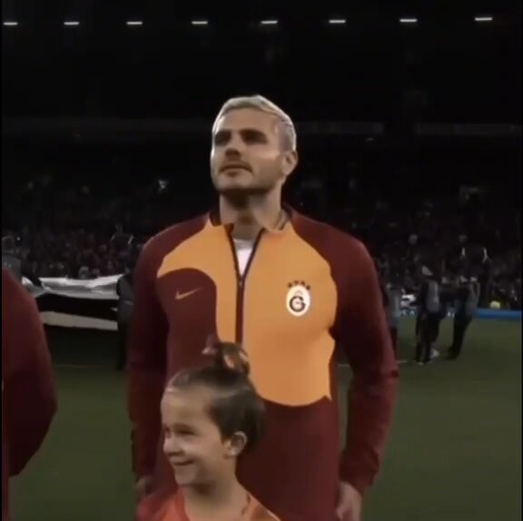 "Efsanen bitmiyor, daha yeni başlıyor."🇹🇷 Tu leyenda no termina, apenas comienza."🇦🇷 #GALATASARAY #DOMİN4SYON