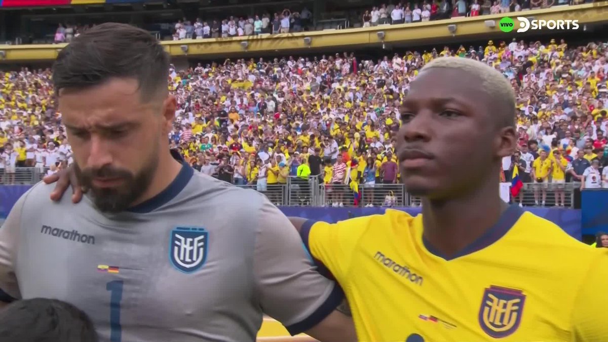 🇪🇨🎶 ¡El orgullo de todo un país retumbó en New Jersey! Así se entonó el Himno Nacional del Ecuador. ❤️💛💙