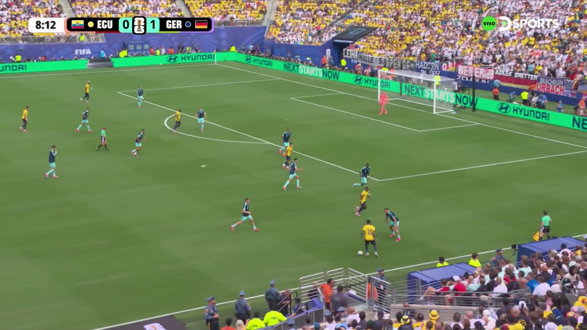 ¡SOLITO Y SOLO! GOLAAAZO DE ANGULO PARA EL EMPATE DE ECUADOR El delantero recibió la pelota afuera del área sin marca, se animó y le rompió la red al arquero alemán para el 1-1 en el inicio del partido, el primero de la Tri en la Copa del Mundo.