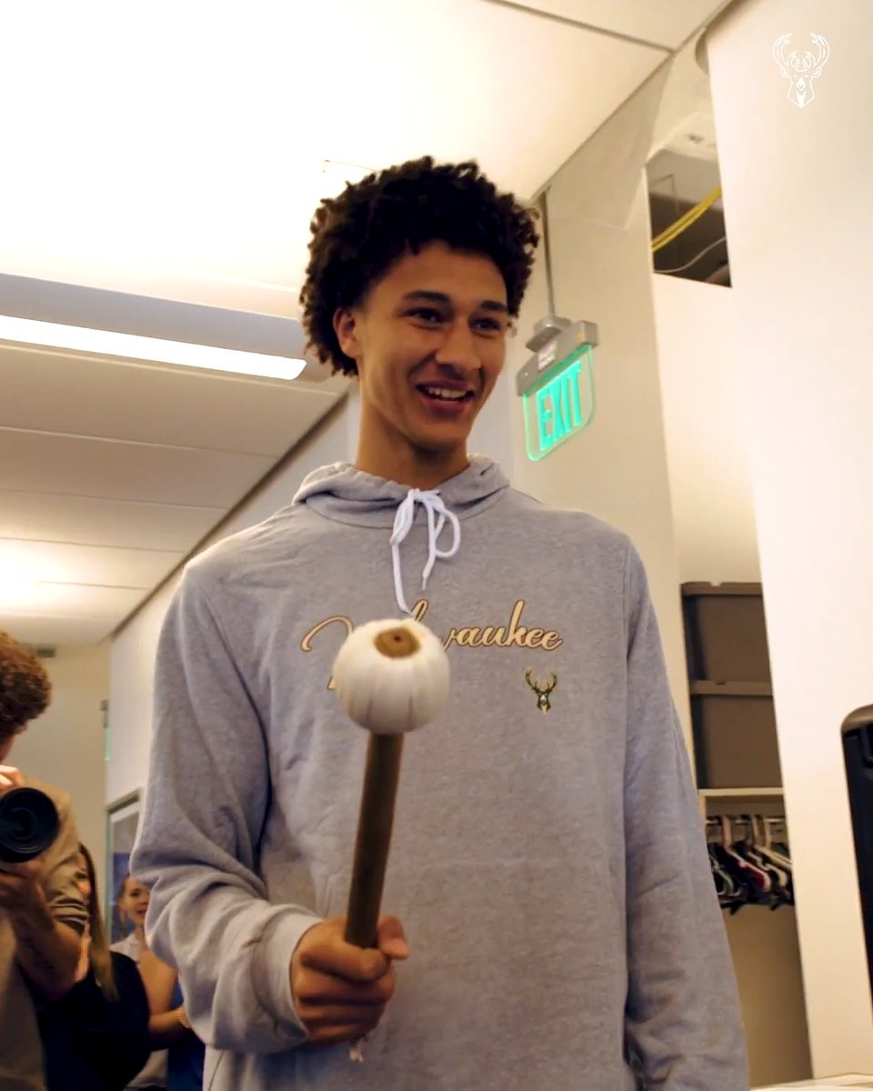 First gong hits for the rooks. ☑️
