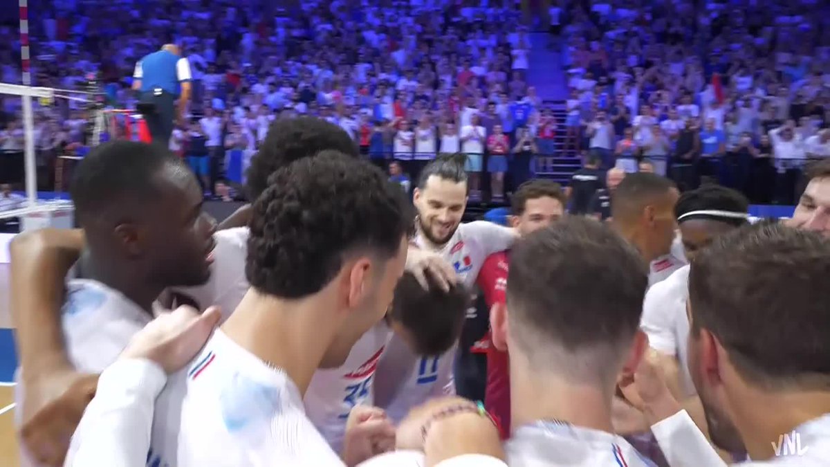ALLEZ LES BLEUS! 🔥 France 🇫🇷 earned another home win after a thrilling five-set battle against Cuba 🇨🇺. Trevor Clevenot led all scorers with 20 points. 📺 Catch the action on VBTV: #BePartOfTheGame #volleyball #VNL #VNL2026