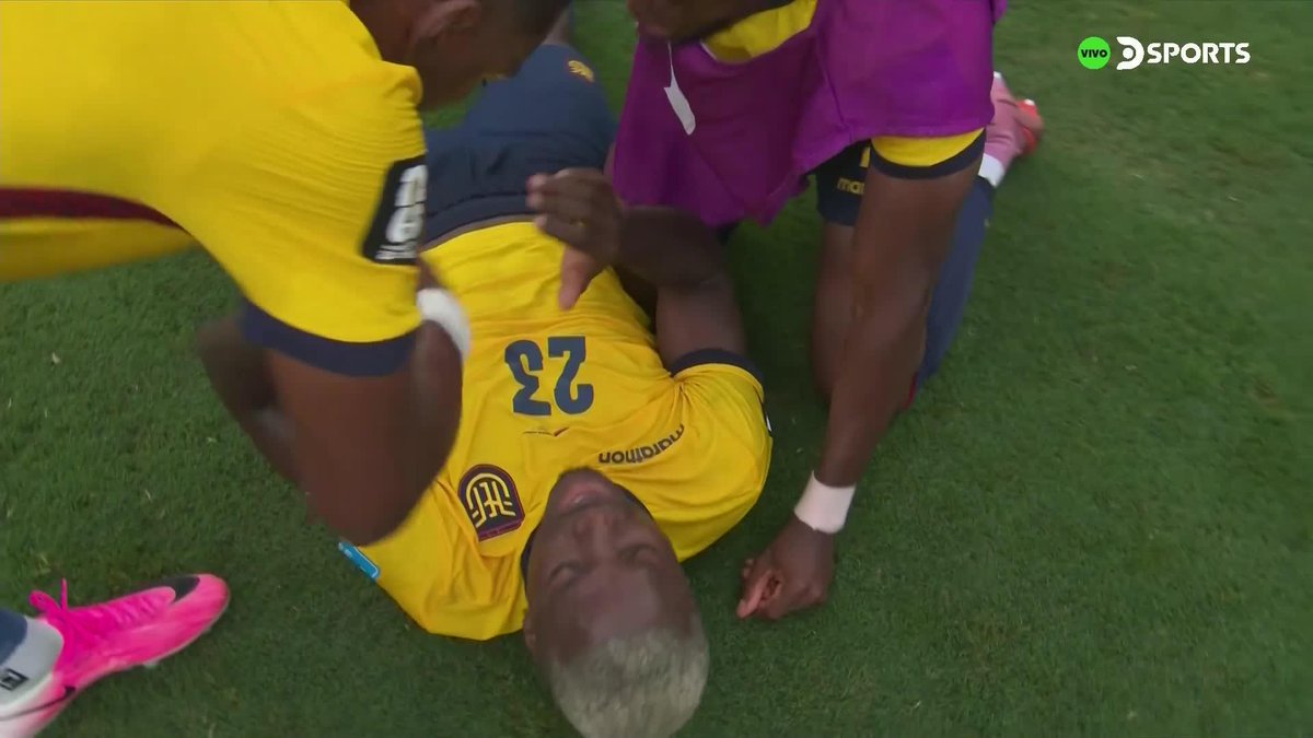 ¡¡EL ABRAZO DE TODO UN PAÍS!! 🇪🇨 ECUADOR VENCIÓ A ALEMANIA Y SIGUE EN EL #MundialEnDSPORTS. #FIFAWorldCup