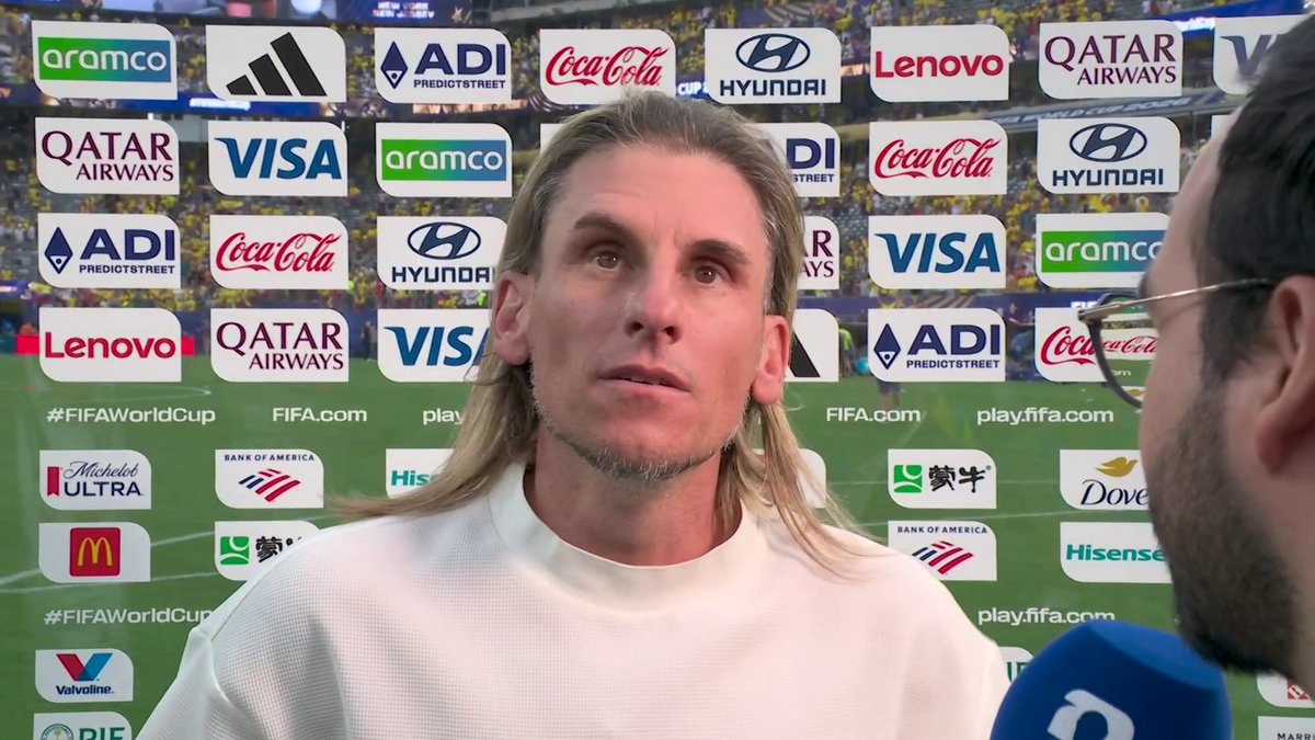🗣️🫂 "NO ES PARA MÍ, ES PARA EL PUEBLO"💪🏼 Con total humildad, Beccacece restó importancia a su rol tras vencer a Alemania🇩🇪, asegurando que el triunfo histórico le pertenece por completo a la gente. ⚽❤️ ¿Qué te parecieron sus palabras tras la hazaña de 'La Tri'? 👇 📺 Disfruta de toda la Copa Mundial de la FIFA 2026 por Telemundo y Peacock. #MundialTelemundo #FIFAWorldCup #Somos26 #EcuadorVsAlemania #Beccacece