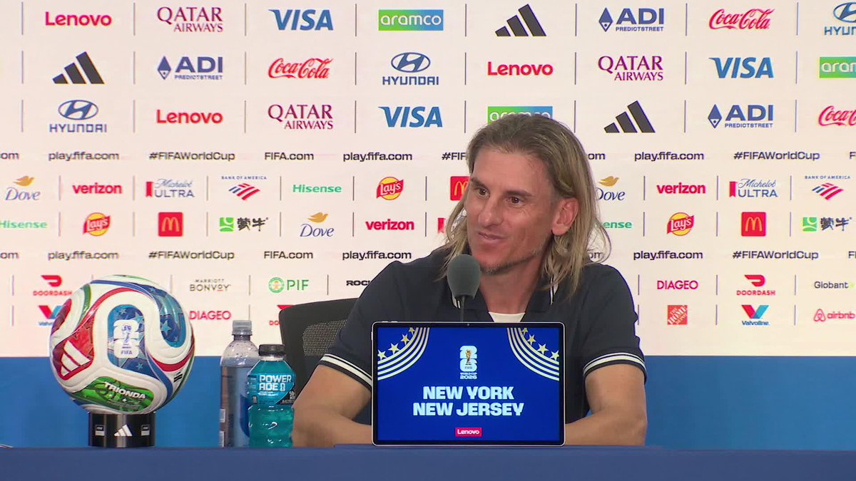 "El rock nacional me dio mucha fuerza estos días. El Ángel de la Soledad no escucha lo que oye, va para adelante. La vida te regala estos momentos para compartir en familia. Falta el viejo, estará gritando arriba". Sebastián Beccacece, a puro corazón.