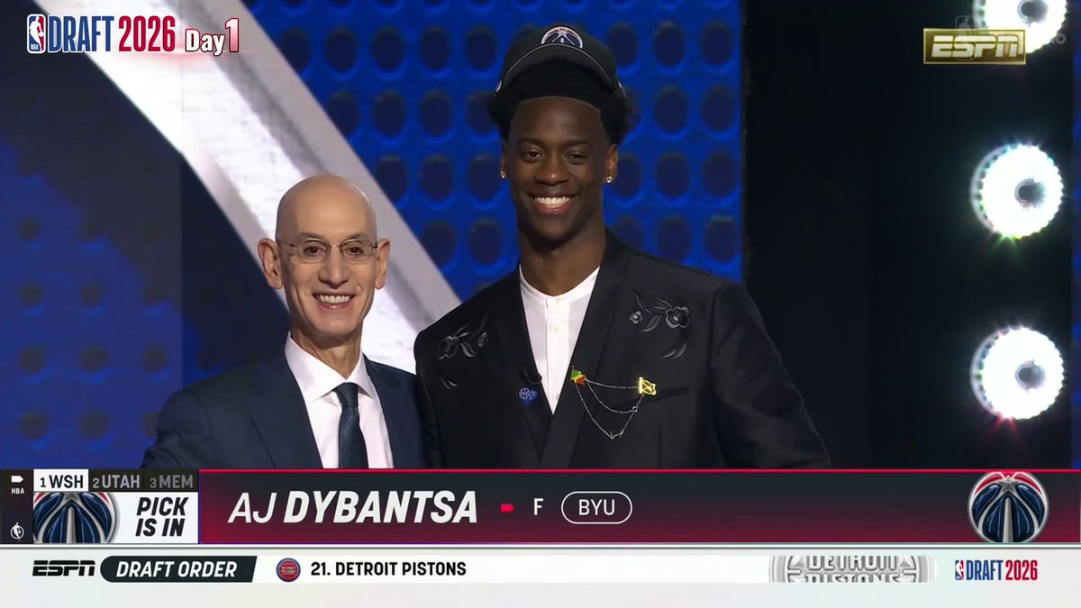 ／ #NBA ドラフト1位指名の瞬間🏀✨ ＼ ルーキーたちの新たな挑戦がスタート！ 注目選手たちは、どのチームへ…！？👀 これからはじまるサマーリーグも見逃せない‼️ みんなのドラフト予想は当たってた？ ぜひコメントで教えてくださいね💬 ドラフトを見るなら #NBAdocomo ⛹️ 日本語実況・解説付きでNBAを楽しもう！ 詳しくはこちら👇