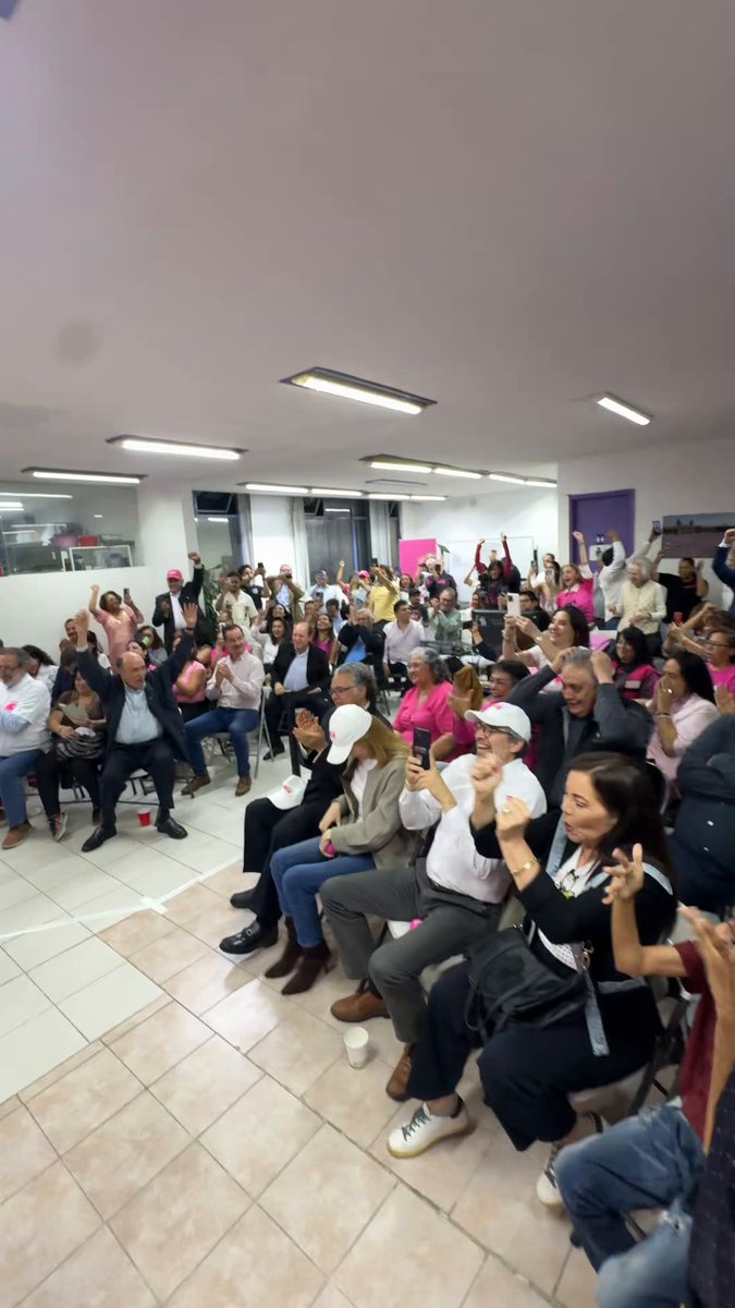 Gracias a cada uno de las y los ciudadanos que confiaron en nosotros para crear una nueva fuerza ciudadana ‼️‼️ SomosMxMexico obtiene registro como nuevo partido político nacional. Nos vemos en las boletas del 2027. #SomosUnaRealidad #EstamosEnLasBoletas2027 #MéxicoYaTienePartido