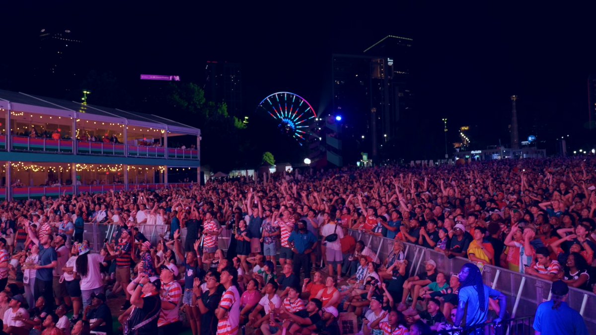 Atlanta: You're showing off for the World to see 🌎 Another angle of the moment the U.S. equalized. #FIFAFanFestival #fifaworldcup #weareatlanta #weare26