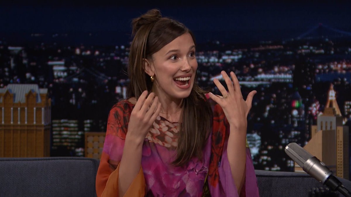 Millie Bobby Brown wore black for the entire stranger things 5 press tour because she was “mourning” Eleven 😭 #FallonTonight #StrangerThings5