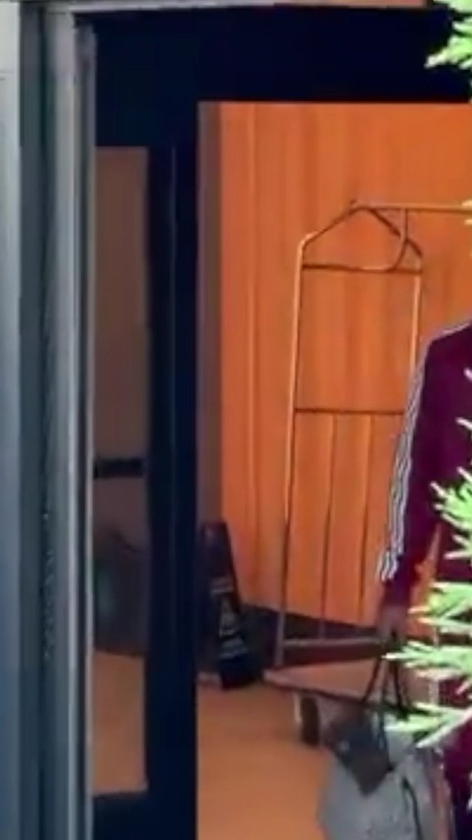 Lamine ya es 'campeón mundial' 😎 Un fan de la WWE le obsequió a Lamine el cinturón y el español posó con él. 🔥 (vía BigWillWTVC/X)