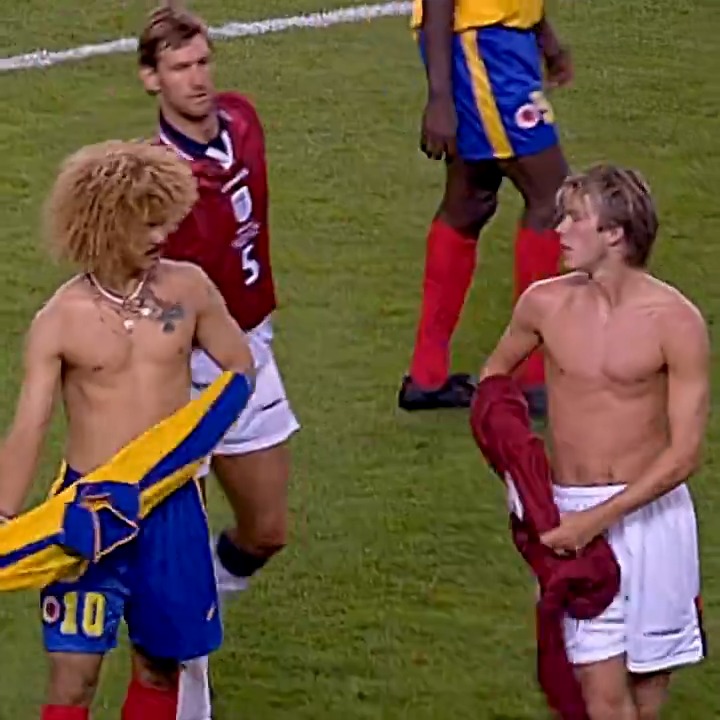 On this day in 1998, David Beckham scored this against Colombia 🎯