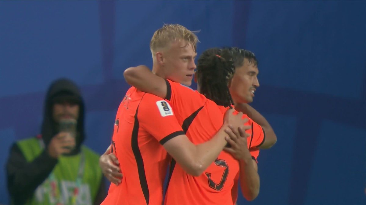 Jan Paul van Hecke’s header for Holland vs Tunisia ⚽️