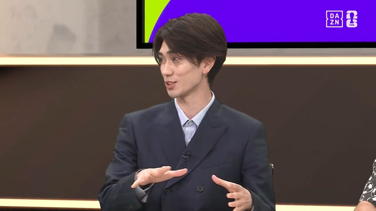 「長友さんと同じ気持ちに(笑)」 今日がデイリーハイライト5回目の出演📺️ 樋口幸平さんに、“とある記念品”も贈呈!?☕️ 📺#FIFAワールドカップ -デイリーハイライト- 🗓️毎日19:00〜 #DAZN 配信中 #本気で楽しむならDAZN