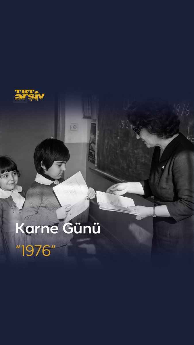 Tam 50 yıl önceye gidiyor ve 1976 yılının karne gününden manzaraları izliyoruz. 🧑‍🎓