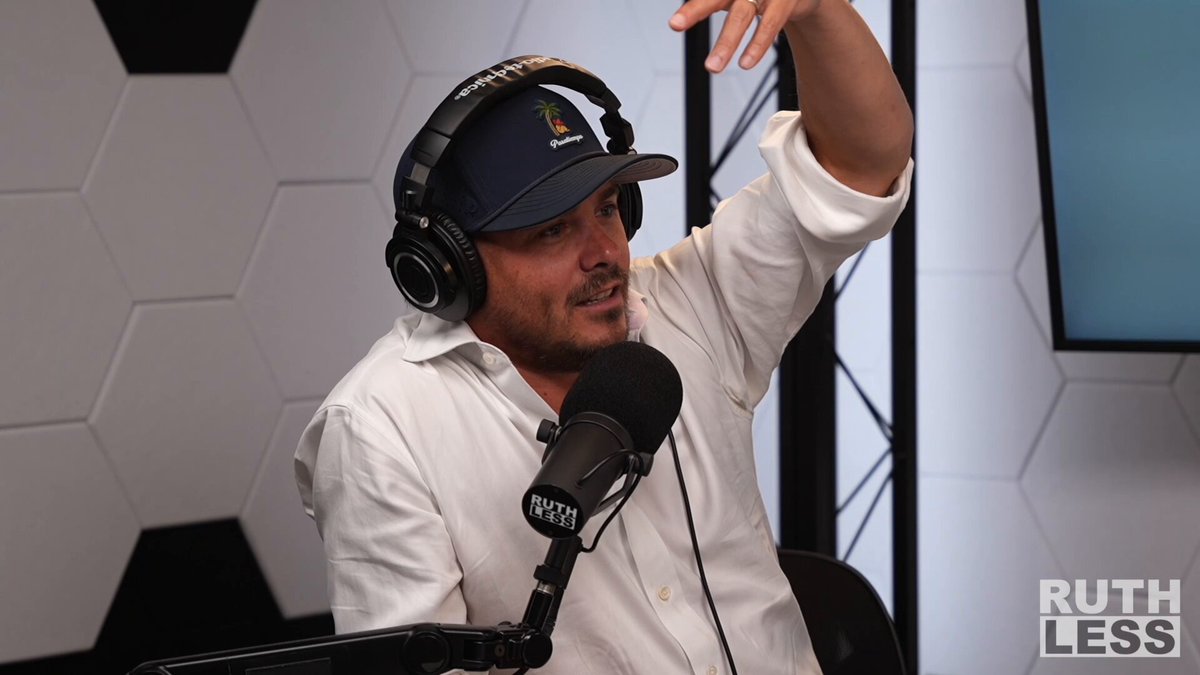 Graham Platner talking about his STD treatment at Planned Parenthood is an unreal clip. Watch Josh Holmes, Comfortably Smug, Michael Duncan and John Ashbrook review his accidental admission on today’s pod - link in replies.