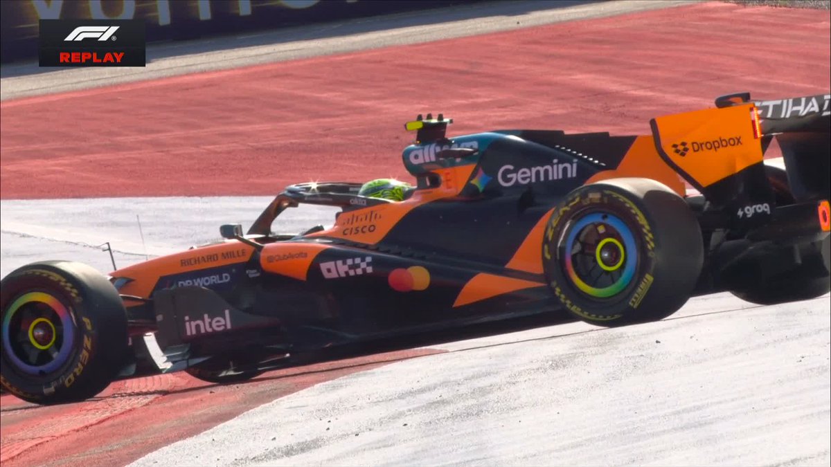 Lando Norris spins onto the run-off area at Turn 3 🔄