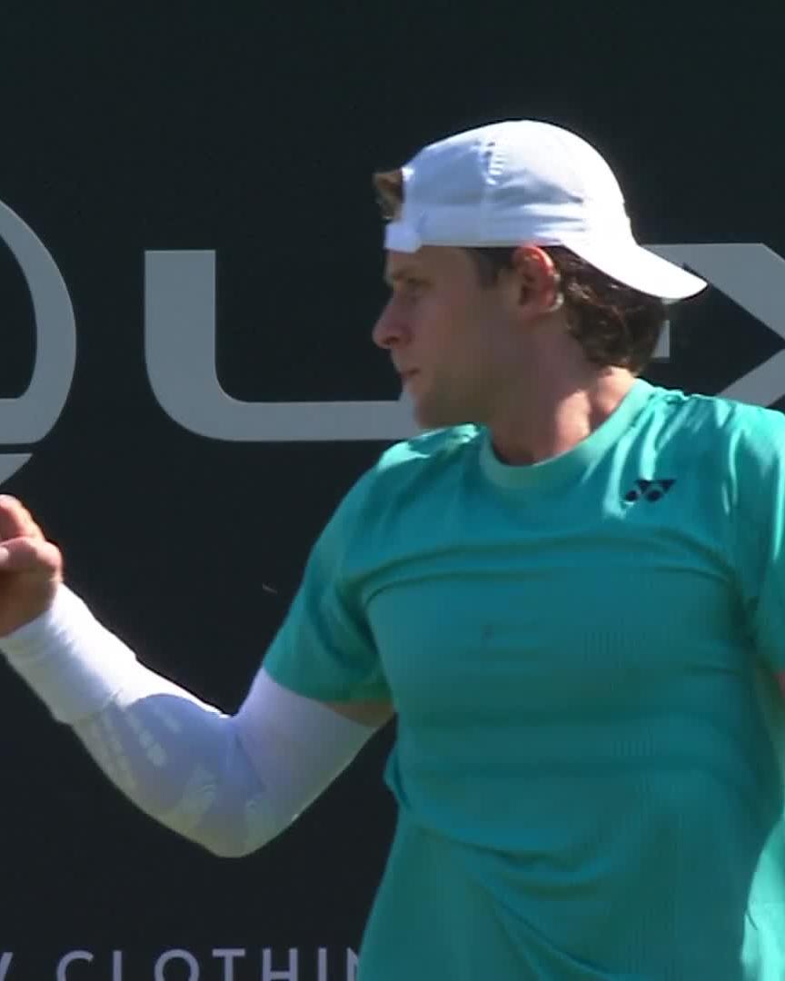 Pure grit 😤 Bergs comes through a rollercoaster match vs Samuel to seal his spot in the final, 4-6 7-6 6-2! #LexusEastbourneOpen