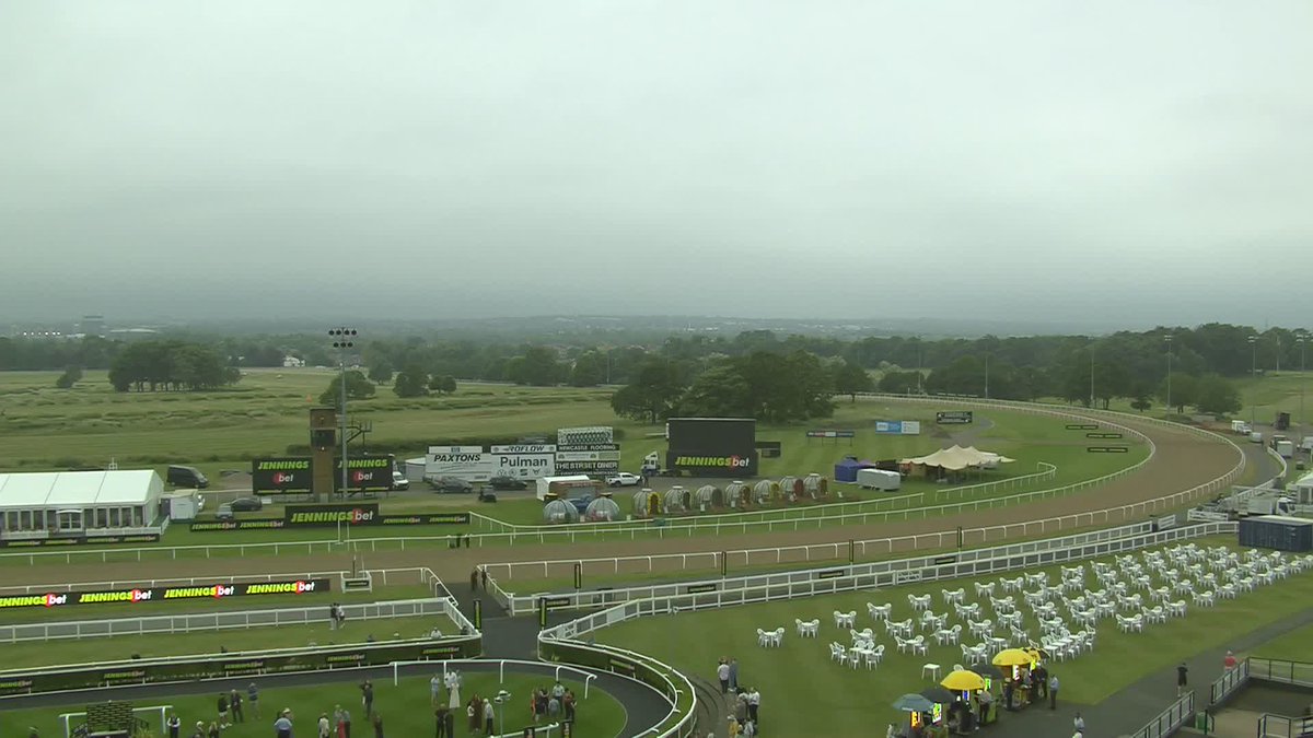 Delay at Newcastle Racecourse! 🌩️ The weather has taken a turn at Gosforth Park and Simon Mapletoft caught up with Clerk of the course Joe Gibson to find out more about the plan of action...