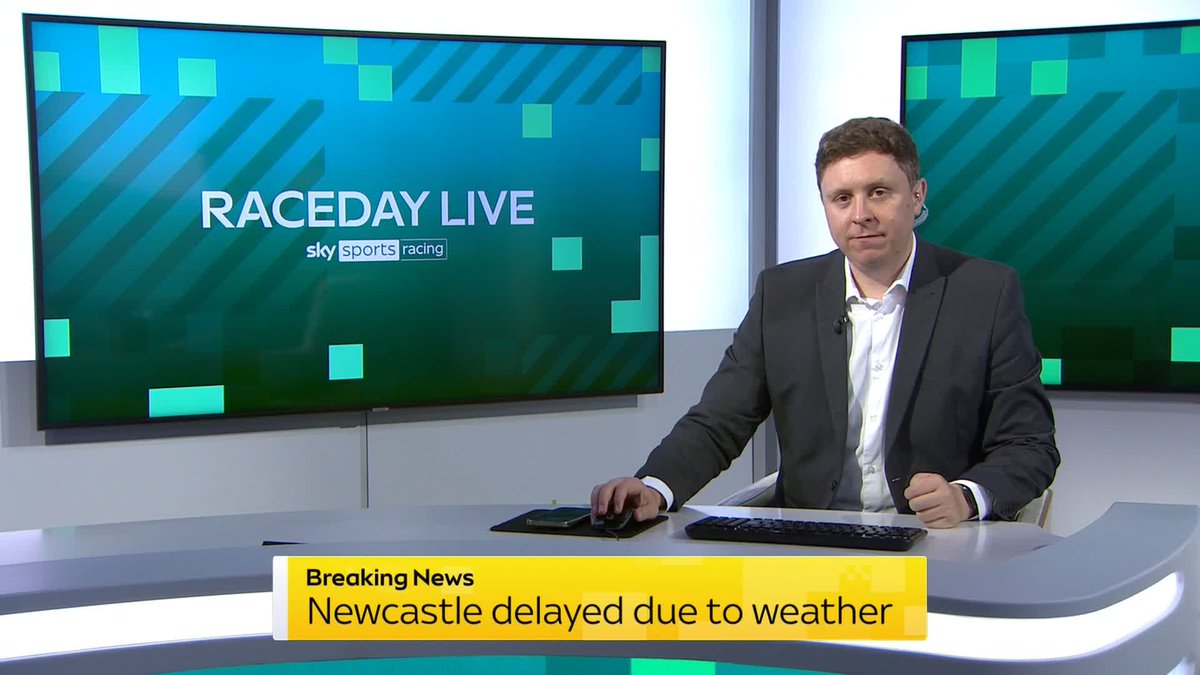 "That IS a shot of lightning!" ⚡️ Some crazy scenes at Gosforth Park... 😳 Newcastle Racecourse