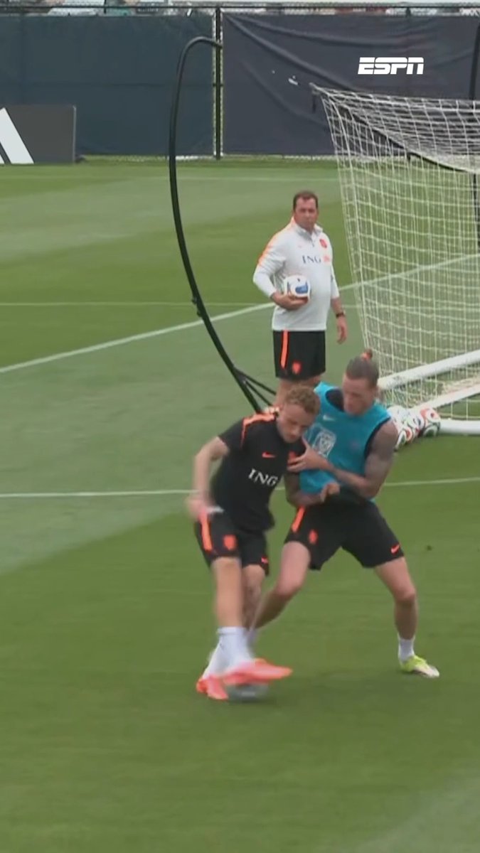 Noa Lang 🆚 Wout Weghorst 👀