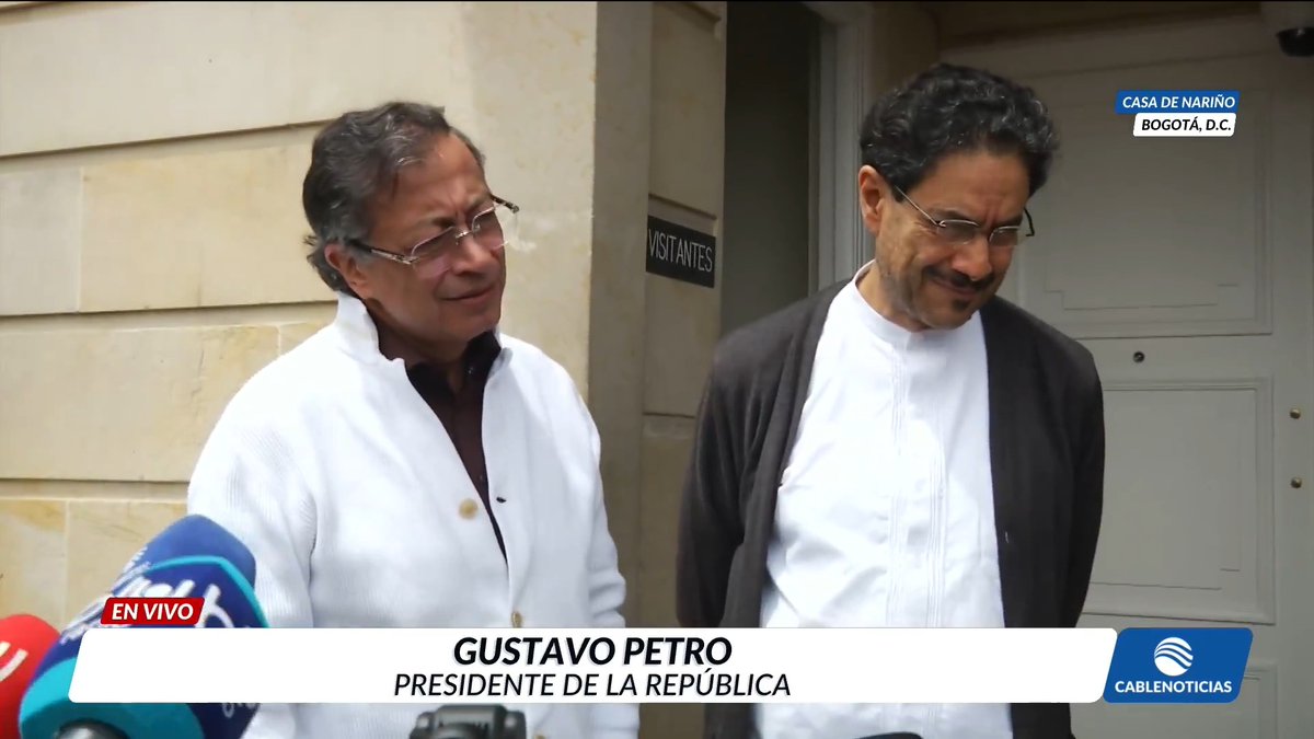#EnVivo | "El empalme indica que debe venir, pero si no quiere, no hay problema, esta no es mi casa" Fueron las palabras del presidente Gustavo Petro al preguntarle por el presidente electo Abelardo de La Espriella. ▶ ️ Más detalles acá. 👇🏻
