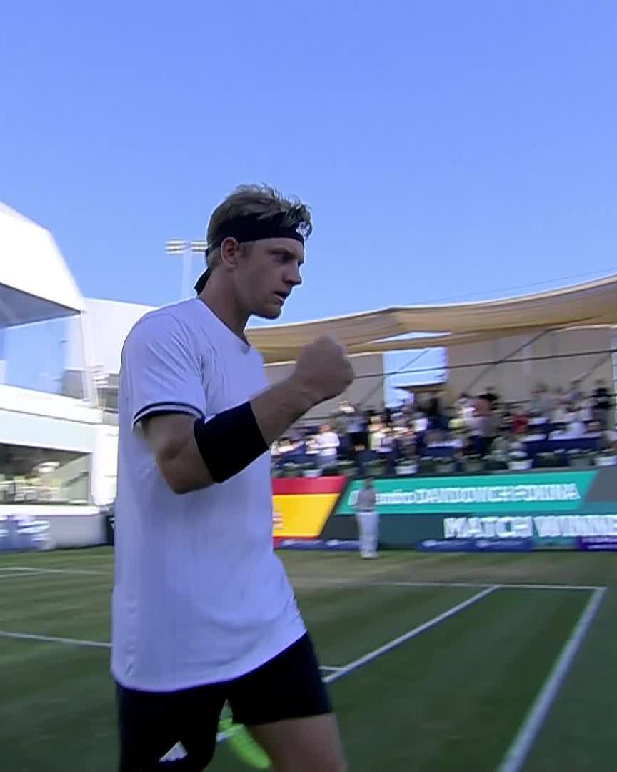 No place like home 🇪🇸 Davidovich Fokina defeats Marozsan 5-7 6-2 6-4 for a first final on home soil! #MallorcaChampionships