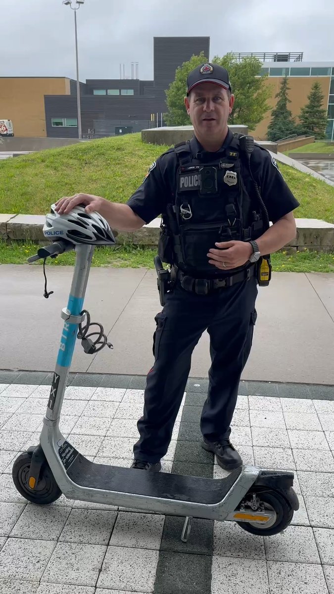 🚨🛴 E-scooters are fun and convenient - as long as we follow the rules. 🟢 Always wear a helmet, especially if you’re between 16-18 years old 🟢 E-scooters are not meant to be operated on the sidewalks or in crosswalks 🟢 Parents can be held liable under the Highway Traffic Act if their child under 16 operates an E-scooter Ride smart, ride safe!