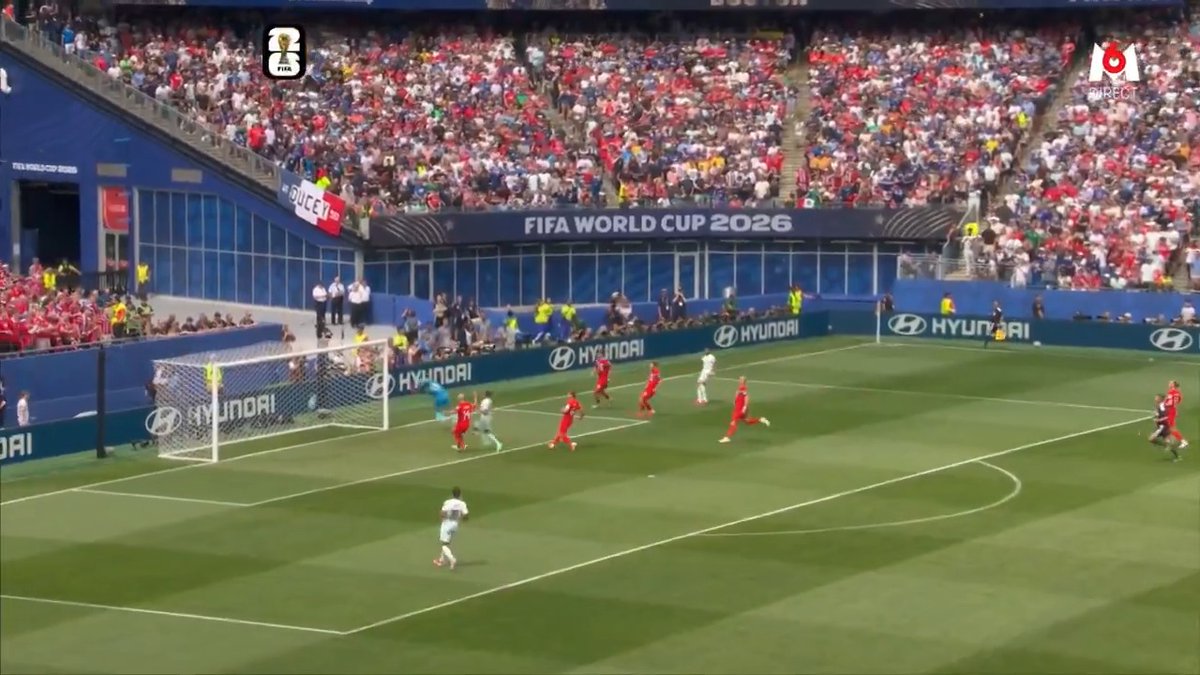 Déjà une énorme occasion pour les Bleus ! 😱 À peine 20 secondes de jeu et Kylian Mbappé trouve la barre transversale. Suivez le match sur M6 et M6+ : #CDM2026 #FIFAWorldCup #EquipeDeFrance #NORFRA