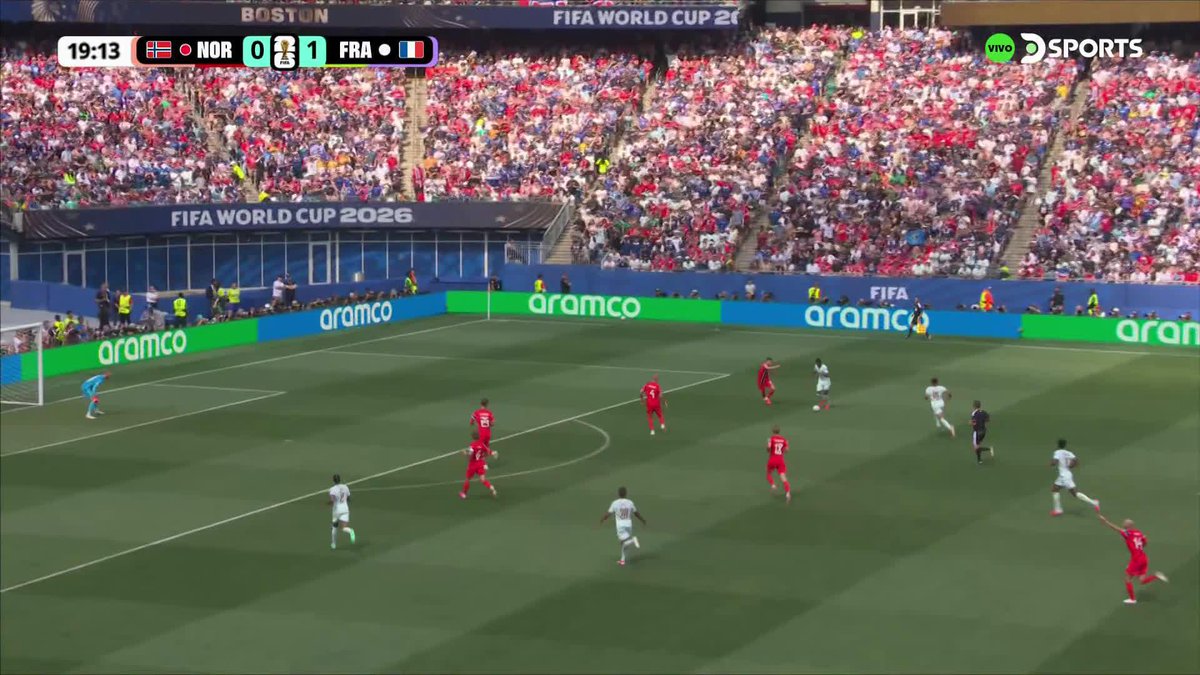 ¡UFFF, DEMBÉLÉ ESTÁ ENCENDIDO! Francia extendió la ventaja con este zurdazo tremendo del delantero para el 2-0 ante Noruega.