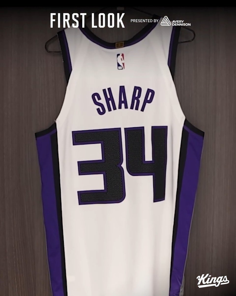 34 is a Sharp choice 👌 ⠀ First Look presented by @averydennison
