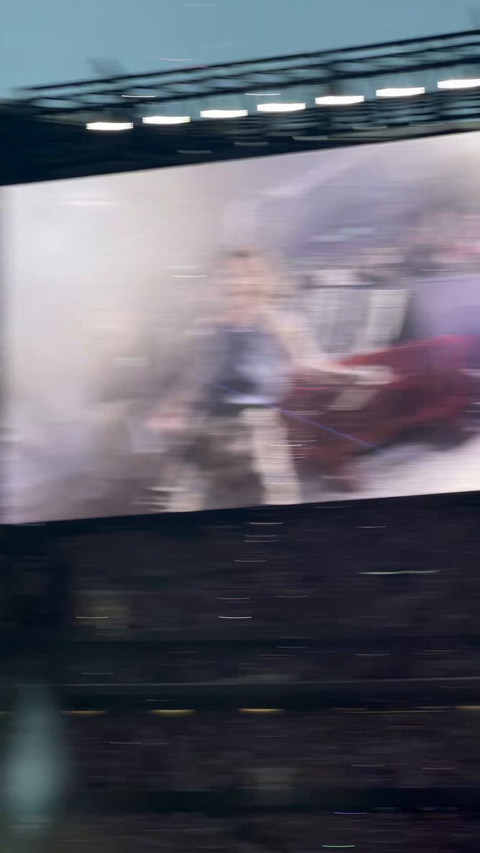 THIS IS A FUCKING PARTYYAHJEJQBSKQBSN