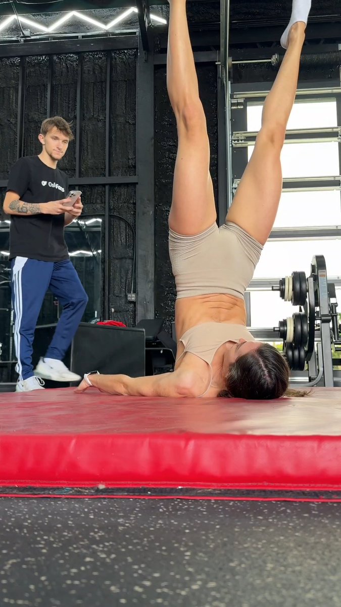 I guess being flexible is entertaining 😅
