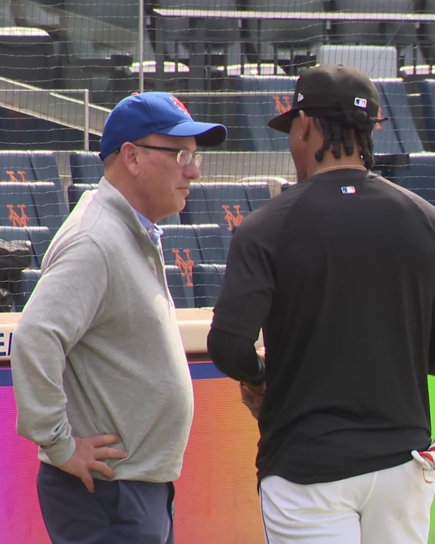 Steve Cohen chats with Francisco Lindor at Citi Field