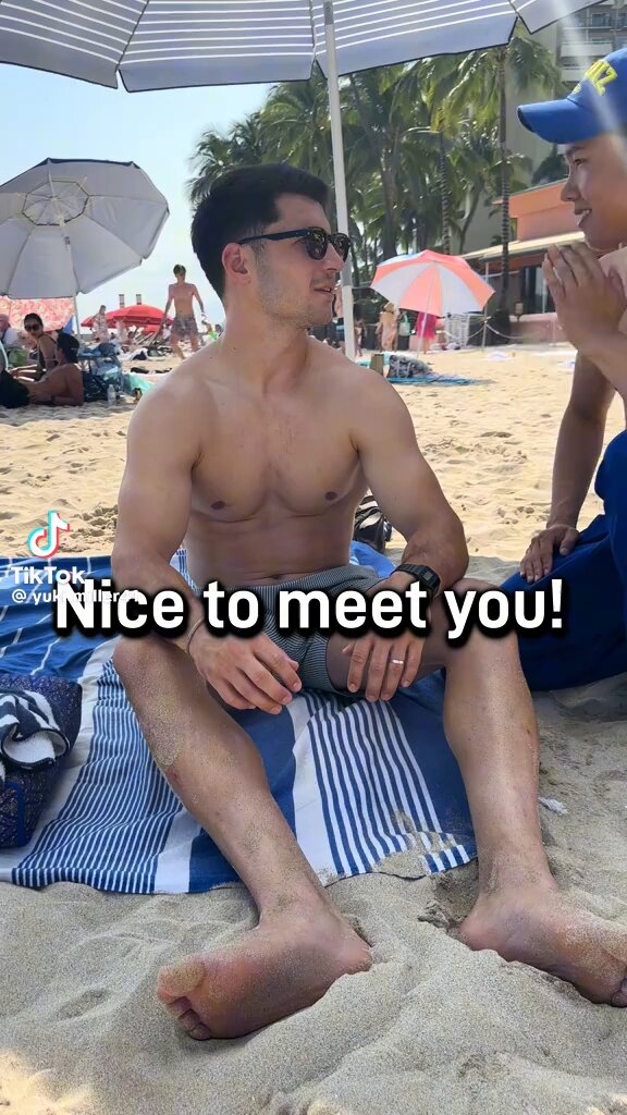 This beach masseuse video is so wholesome! 🤍