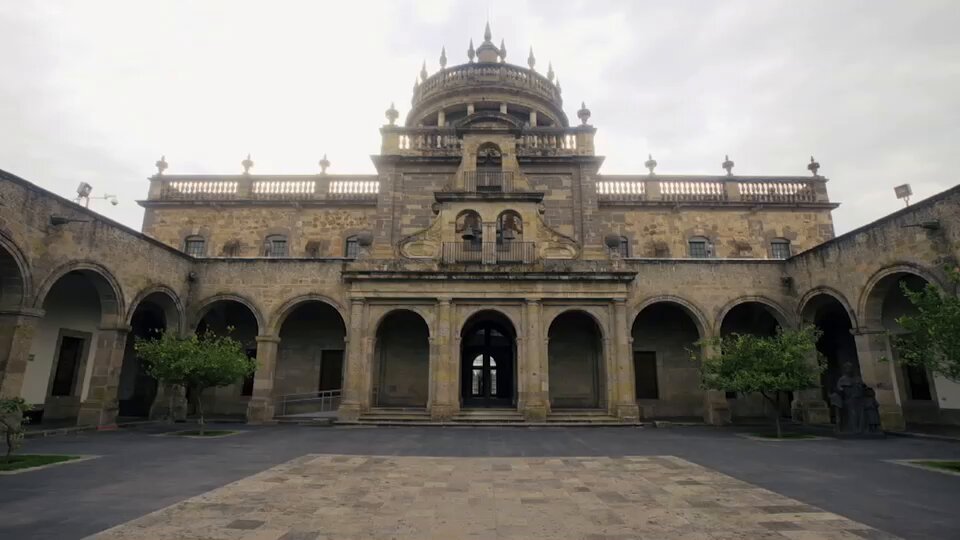 POÉTICO!!! La Presentación de FIFA de ESPAÑA 🇪🇸 vs 🇺🇾 URUGUAY En la CÚPULA MAYOR del imponente HOSPICIO CABAÑAS donde están los Óleos de José Clemente Orozco pusieron los rostros de los jugadores… La imagen del HOMBRE EN LLAMAS 🔥 es INCREÍBLE ♥️