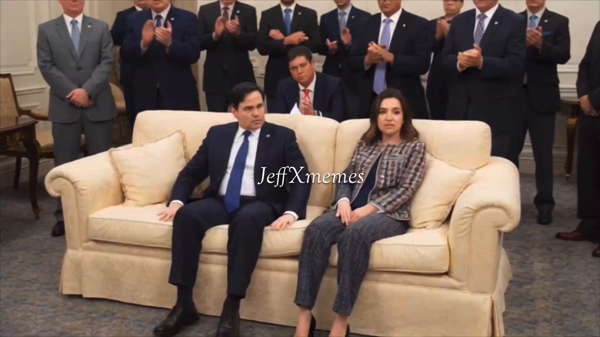 On behalf of all memers, Marco welcomes Sophie Cunningham to the couch.