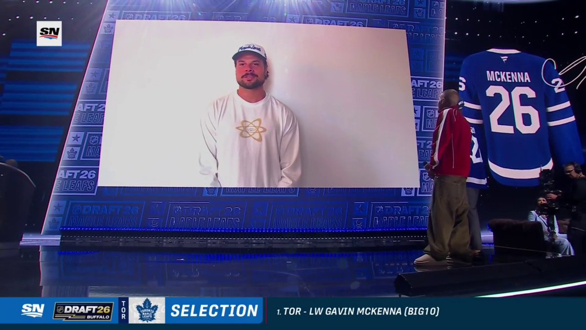 Gavin McKenna got a special message from his captain, Auston Matthews! 👏 #NHLDraft