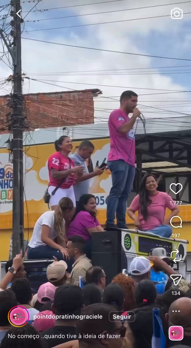 Olhem isso. O perfil “pointdopratinhograciele” é a Graci. Agora, lembrem o que ela falou no vídeo sobre a camiseta, assistam o que o André fala, leiam a legenda e comparem as fotos. Quando você lê a legenda, quase dá pra sentir a empolgação do momento, o empenho, o medo etc. É muita filha da putagem alguém vir depois e carimbar seu nome em algo que não pôs as mãos.
